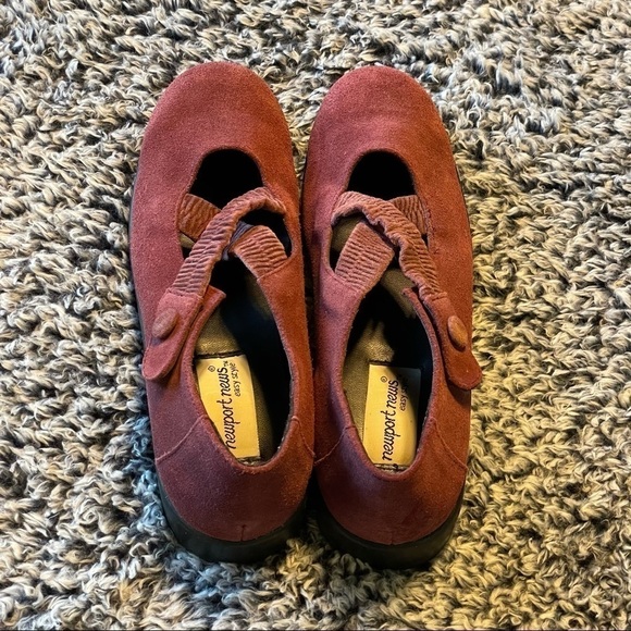 ✅HOST Pick✅ Newport News Easy Style Shoes, 8 - Picture 2 of 9